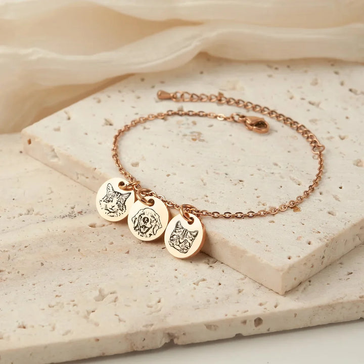 Stijlvolle roségouden gepersonaliseerde huisdier armband met foto, een modern aandenken aan je geliefde dier.