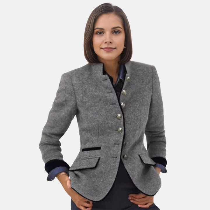 Stijlvolle grijze getailleerde damesblazer, perfect voor een zakelijke of formele look. Tijdloze mode bovenkleding.