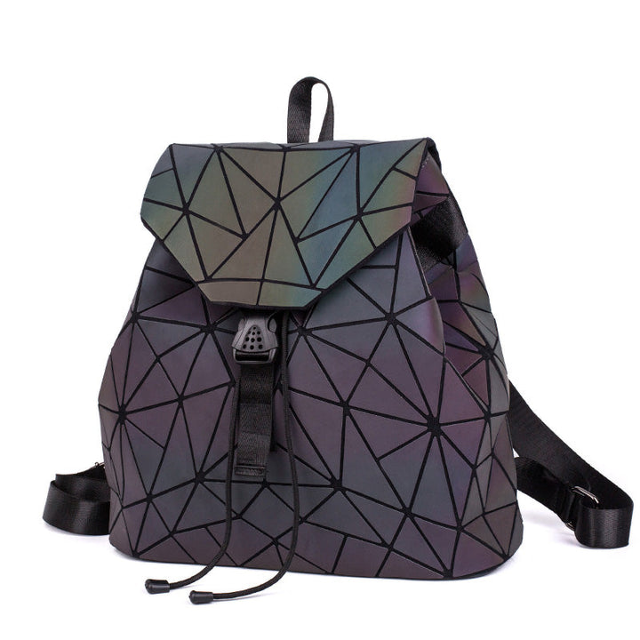 Stoere Gina glow in the dark rugzak voor dames met uniek geometrisch patroon; perfect mode accessoire.