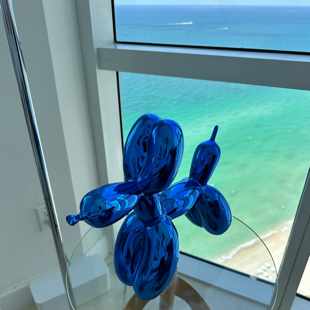 Ballonhond sculptuur voor woonkamer of slaapkamer. Speelse moderne kunst woondecoratie.