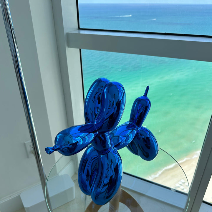 Ballonhond sculptuur voor woonkamer of slaapkamer. Speelse moderne kunst woondecoratie.