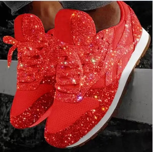 Opvallende glanzende dames sneakers Leona met glitter en een sportieve pasvorm voor ultiem loopcomfort.