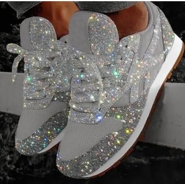 Comfortabele Leona dames glitter sneakers, perfect voor een sportieve én trendy look. Glanzend en modern.