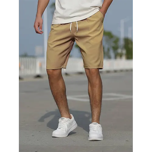 Zwart comfortabel herenshort met hoge taille, ideaal als ademende zomerse korte broek.