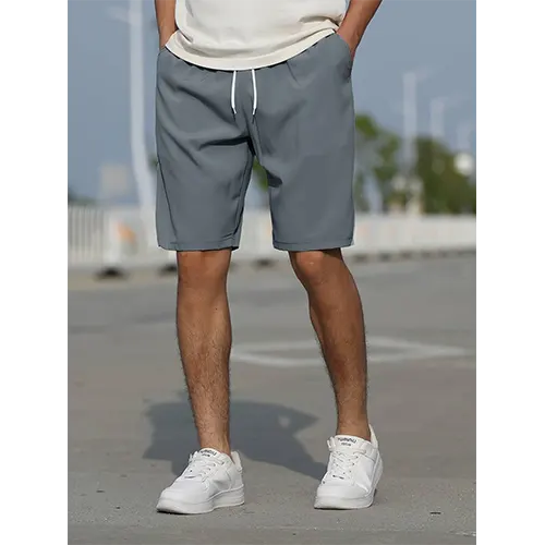 Ademend zwart zomershort voor heren met hoge taille, ontworpen voor optimaal comfort op warme dagen.