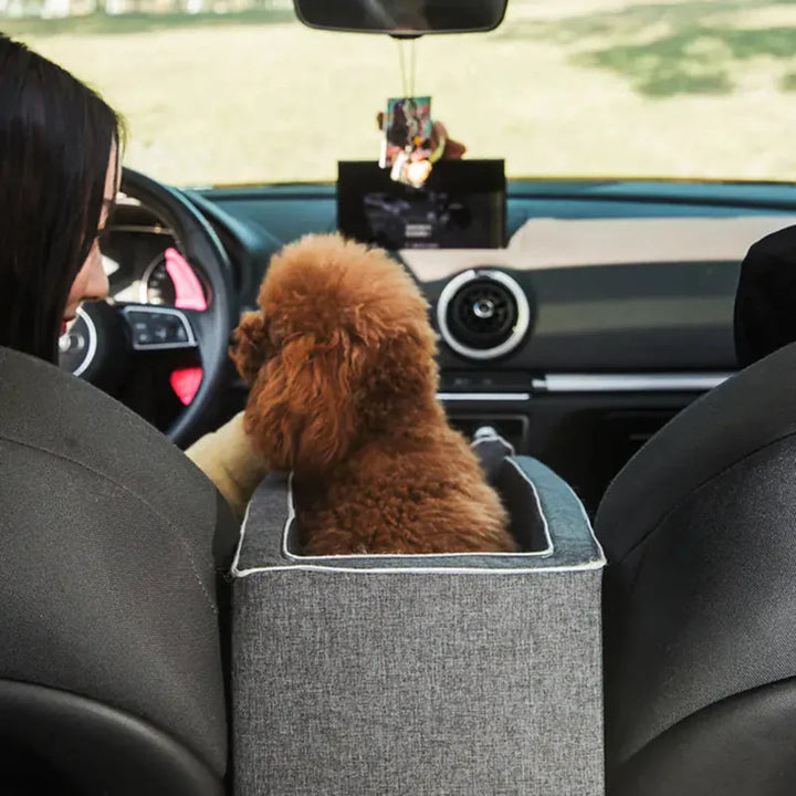 Grijs PawVoyage carpoolzitje voor huisdieren, ideaal voor veilig en comfortabel reizen met je kleine hond.
