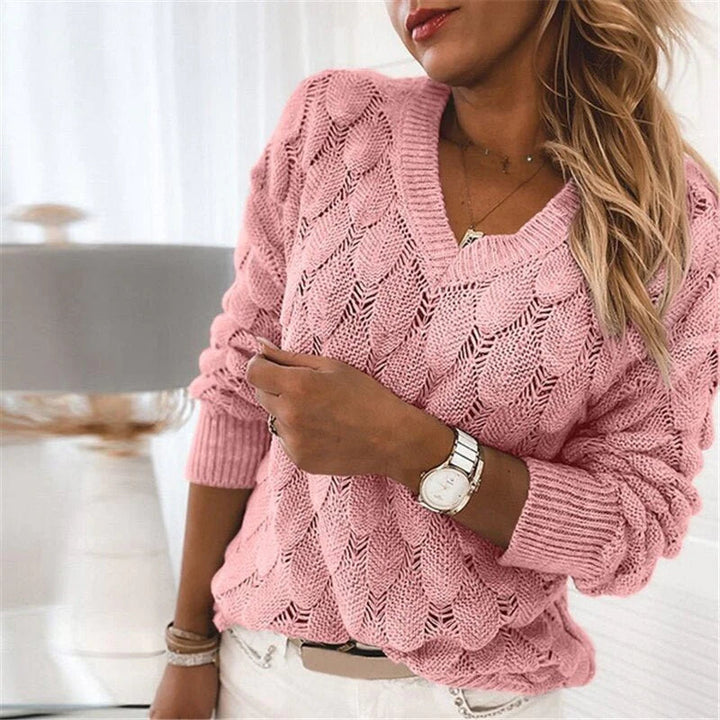 Zwarte dames pullover DoortjesSweater, warm en comfortabel voor herfst en winter mode.