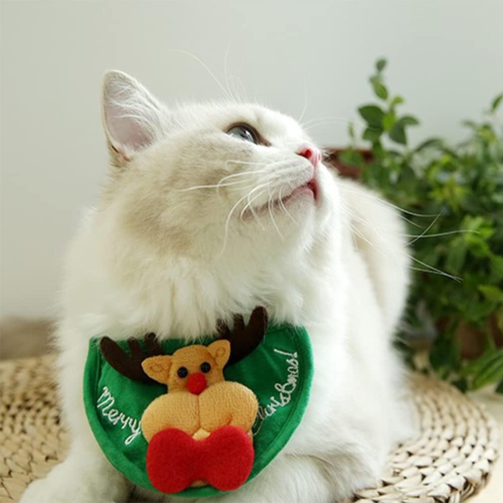 Mooie groene kerstmuts met witte pluis voor huisdieren. Maak je hond of kat extra feestelijk deze kerst.