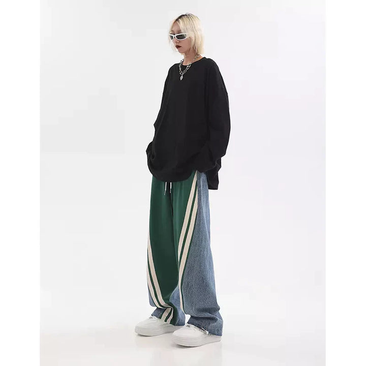 Twee dames joggingbroeken, groen en zwart, met hoge taille. Comfortabel en trendy.