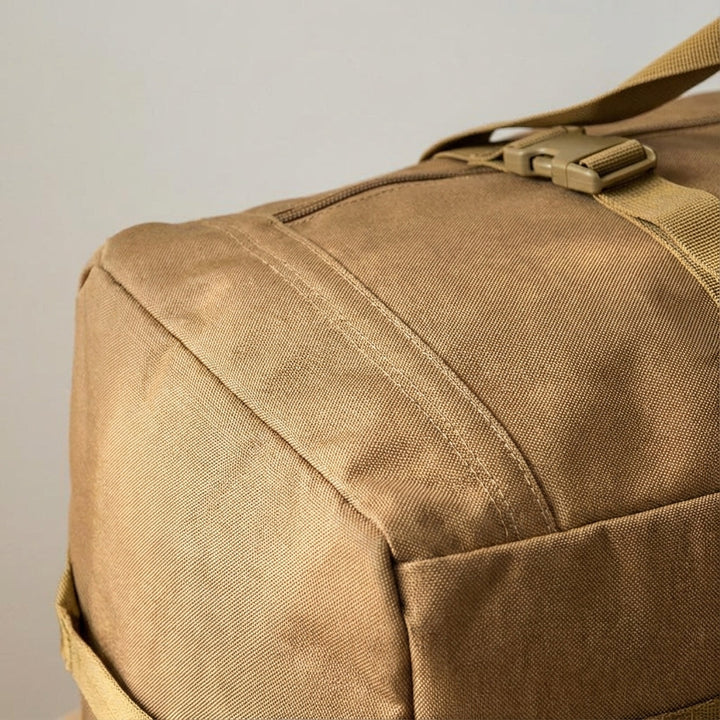 Ruime TactiCarry kampeertas/reistas van duurzaam materiaal, ideaal voor al je bagage en outdoor uitrusting.
