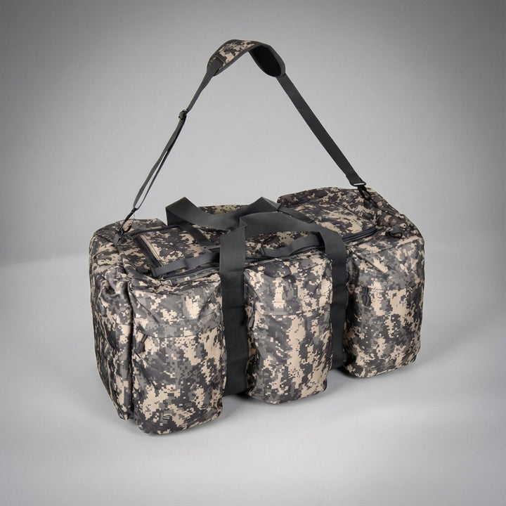 Open TactiCarry kampeertas/duffeltas toont ruime opbergmogelijkheden, ideaal voor reizen en outdoor sport.