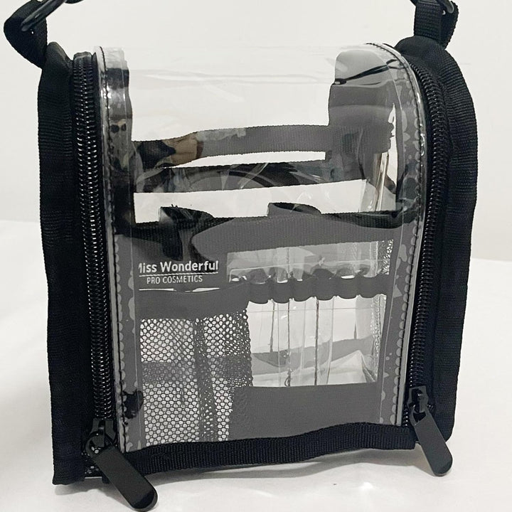Make-up tas Aveline: een grote, doorzichtige PVC reistas voor georganiseerde opslag van al je toiletartikelen.