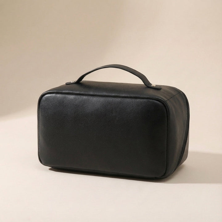 Handige reis toilettas vierkant model, speciaal ontworpen voor make-up en beauty accessoires onderweg.