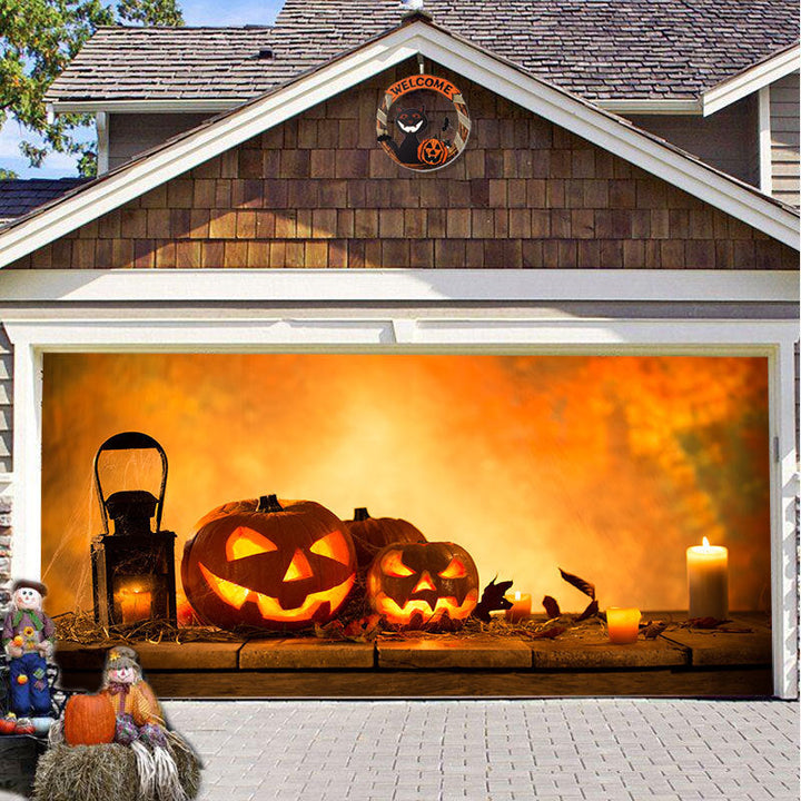 Weerbestendige Halloween garagedeurdecoratie, perfect voor jaarlijkse griezelfeesten buiten.
