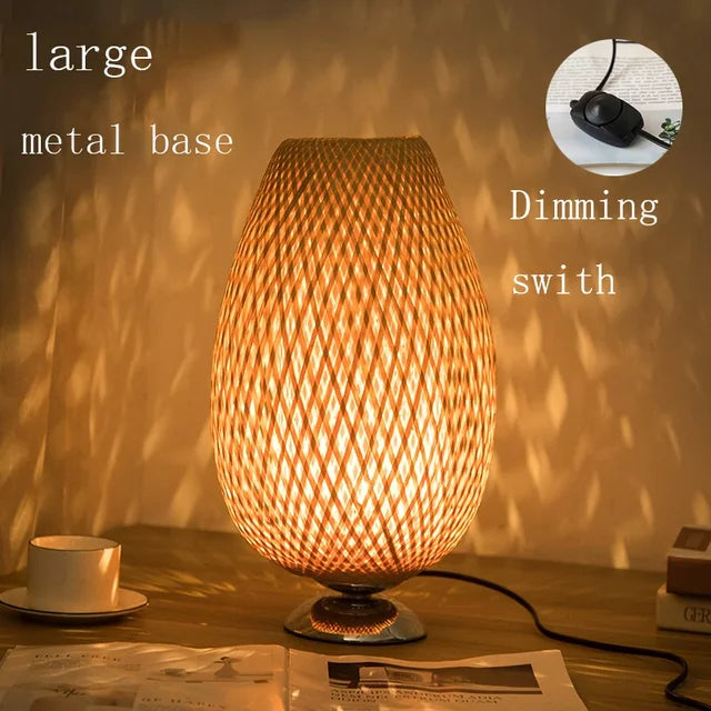 TimberGlow vintage bamboe tafellamp. Handgemaakt design voor sfeervolle en natuurlijke verlichting.