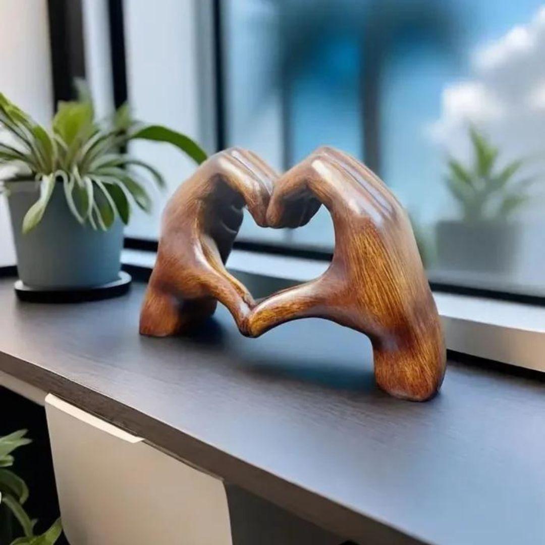 Handgemaakte hartdecoratie, elegant symbool van liefde voor thuis. Perfecte woondecoratie, tijdloos design.