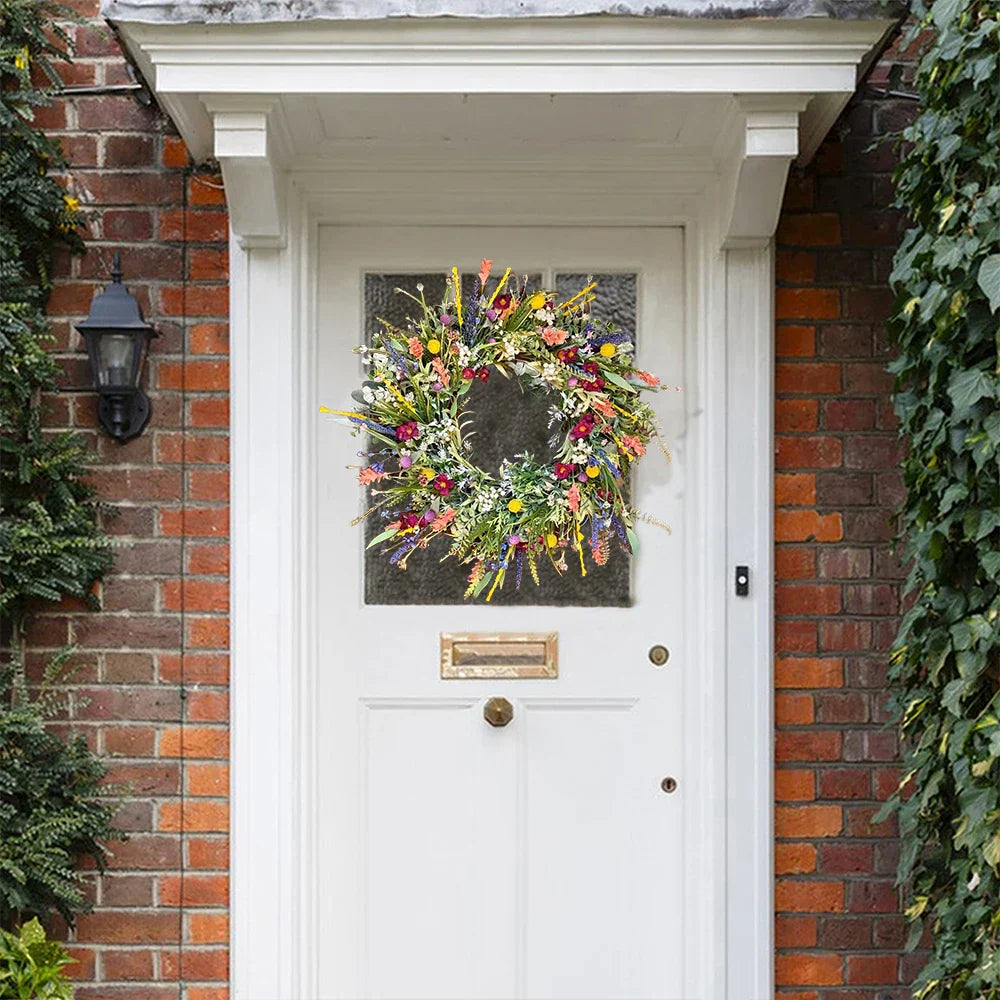 Handgemaakte, levendige deurkrans voor jaarronde sfeer; perfecte woondecoratie voor elke entree of muur.
