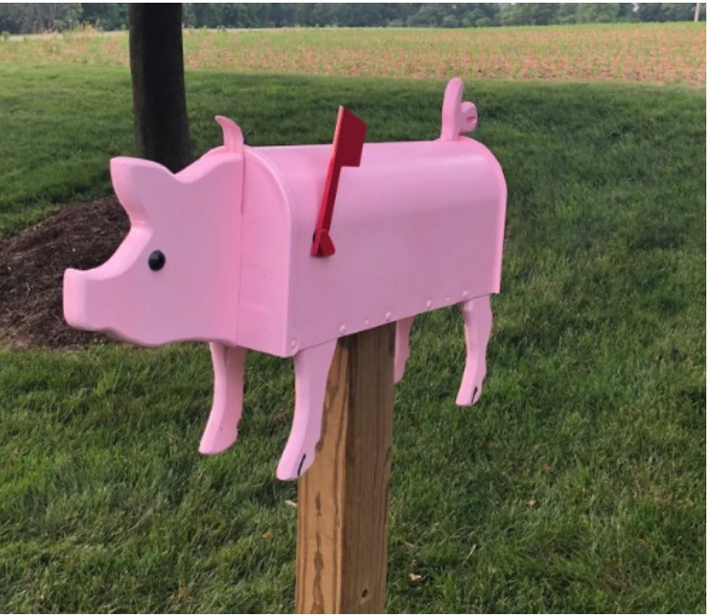 Landelijke kip brievenbus sculptuur van metaal. Handgemaakte, unieke buitenhuisdecoratie en tuindecoratie voor uw voortuin.