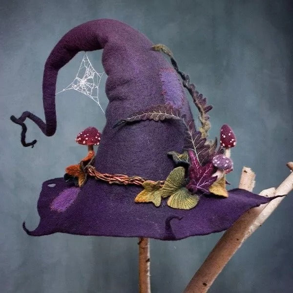 Handgemaakte vilten HexaHoed heksenhoed van zachte merinowol met zijden chiffon. Ideaal voor cosplay en Halloween.