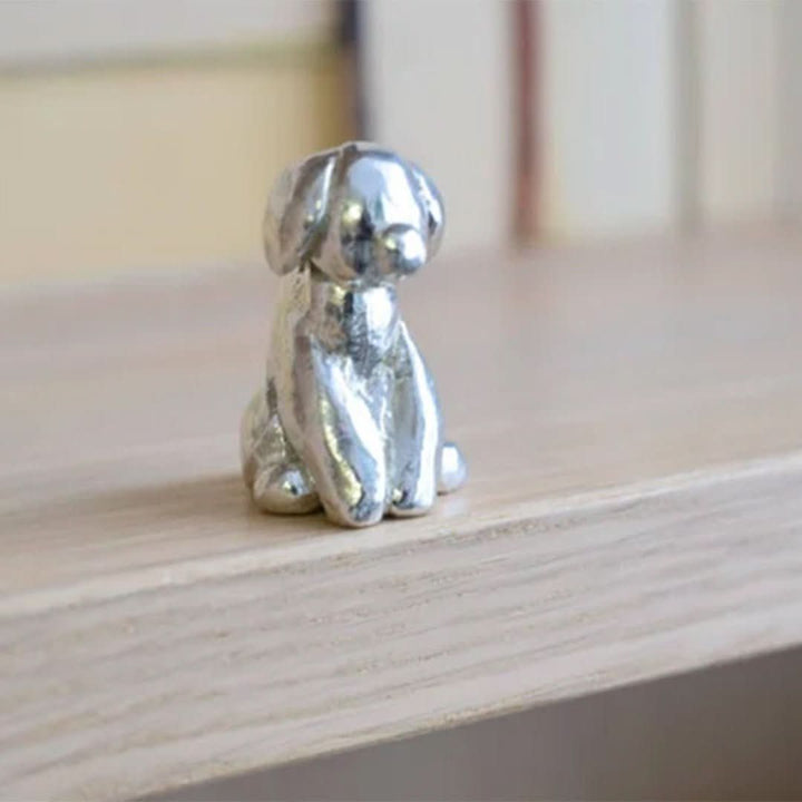 Eeuwige familiebanden sculptuur van hars, een unieke toevoeging aan uw decoratie.