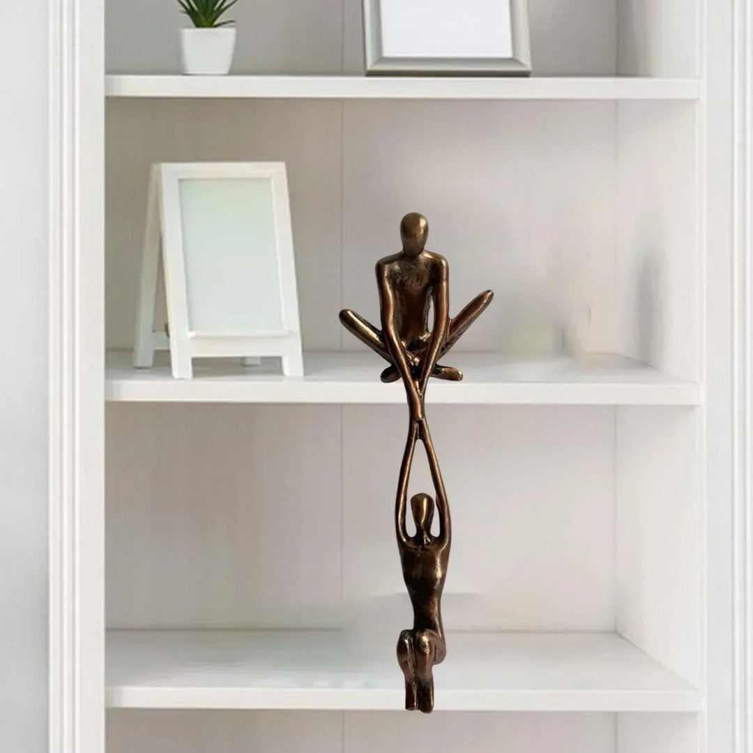 Uniek geschenk: decoratie sculptuur van hars, symboliseert eeuwige liefde en kracht.