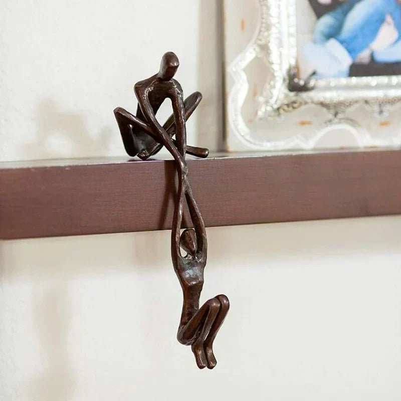 Stijlvolle woondecoratie hars sculptuur, straalt liefde en kracht uit. Ideaal voor interieur.