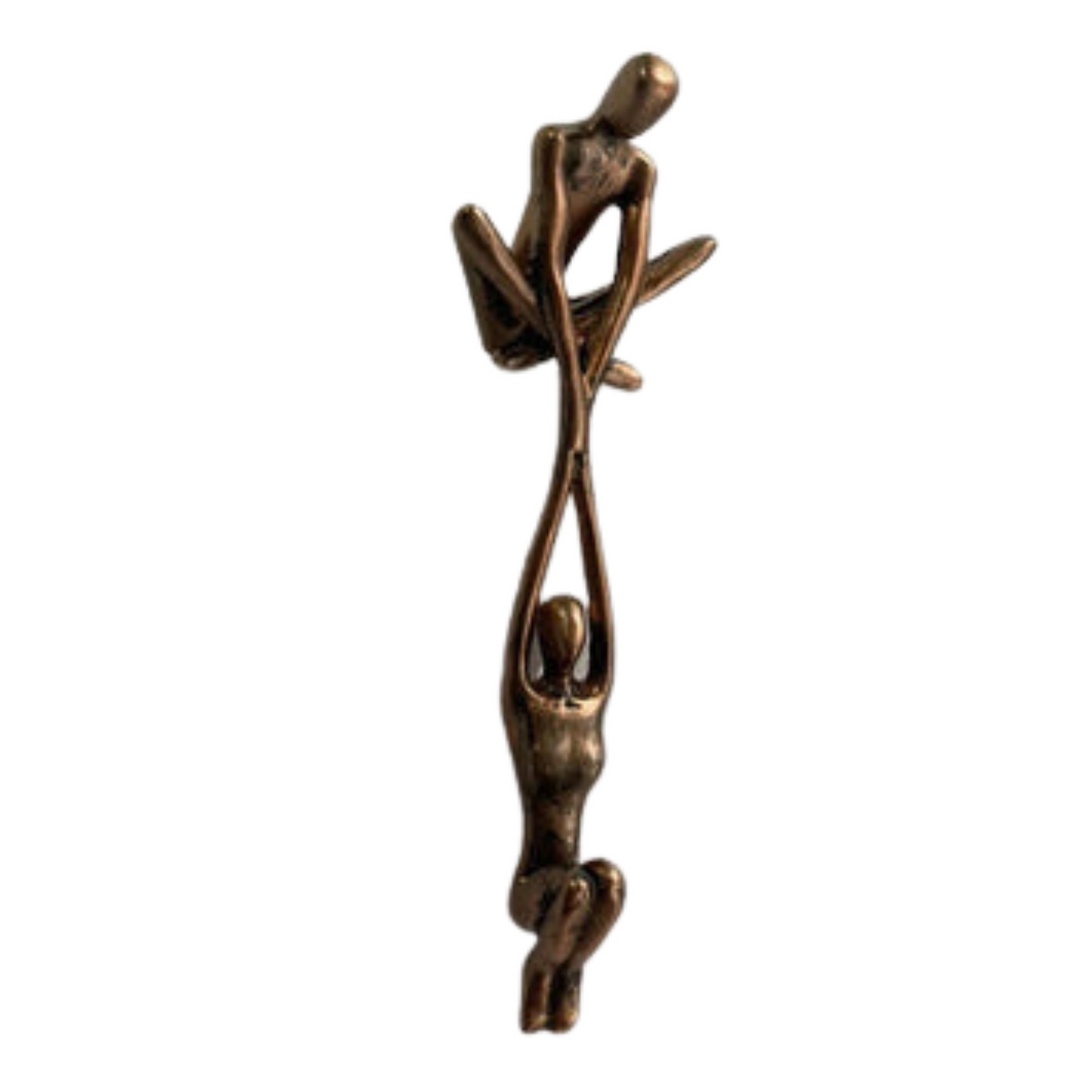 Moderne kunst hars beeldje, gladde afwerking, verbeeldt verbondenheid, liefde & kracht.
