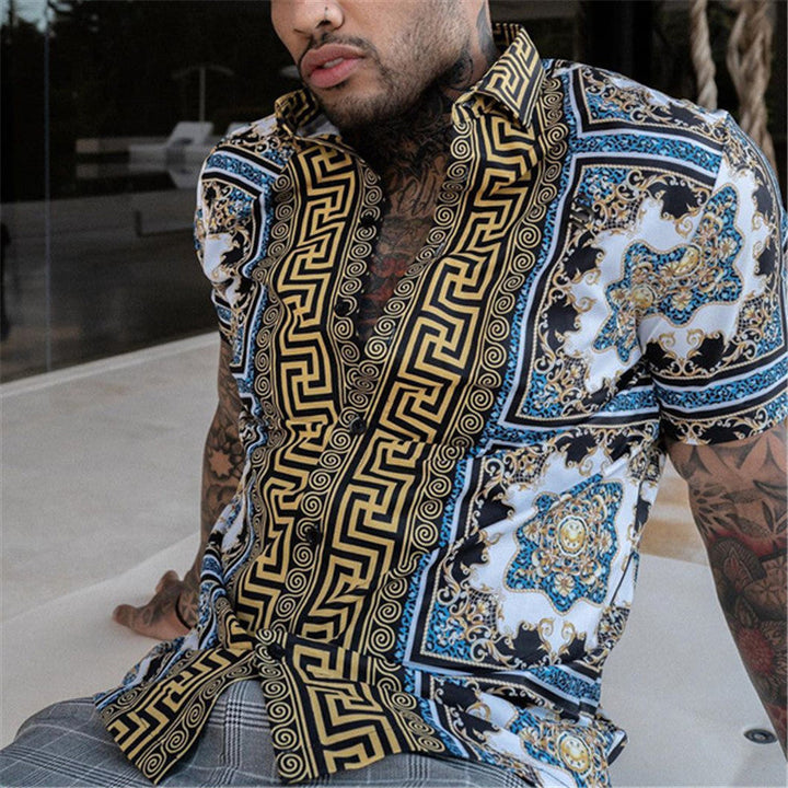 Lichtblauwe en donkerblauwe Hawaiiaanse kledingset voor heren, een casual zomeroutfit voor strand en vrije tijd.