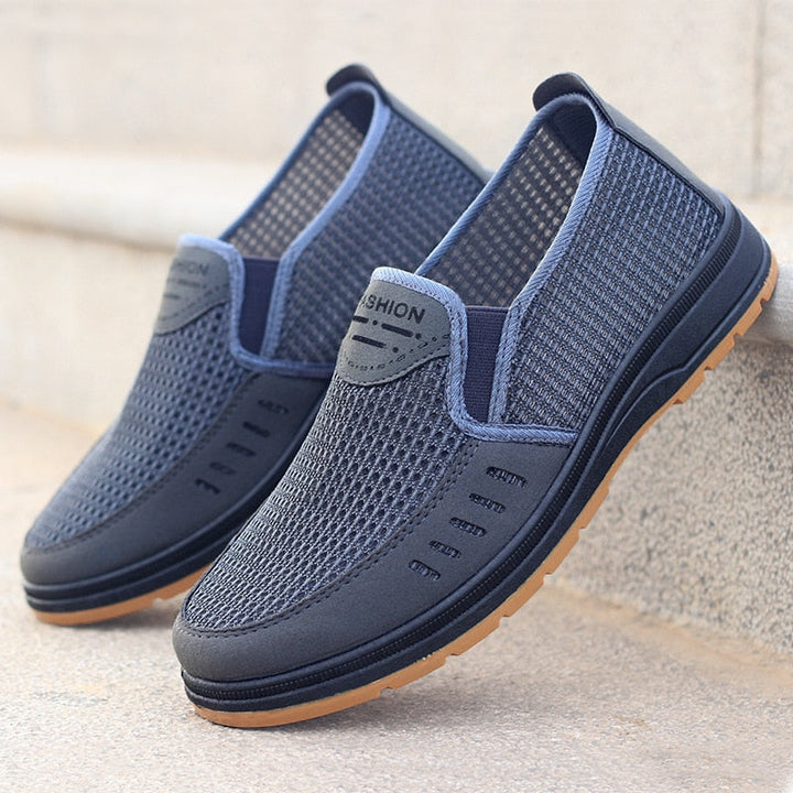Stijlvolle heren sneakers met ademend mesh design; lichtgewicht en comfortabel voor elke dag en wandelen.
