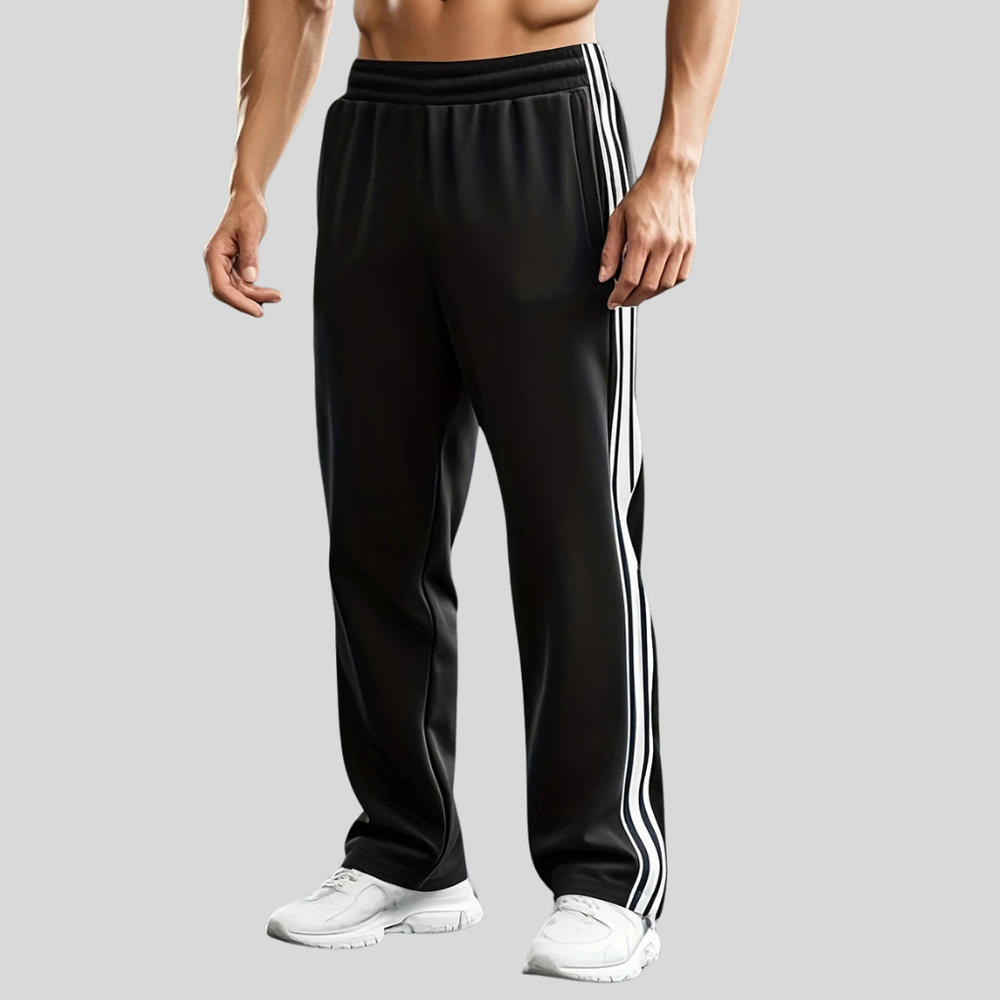 Lichtgewicht heren trainingsbroek met taps toelopende pijpen en comfortabel trekkoord.