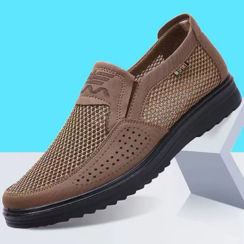 Lichtgewicht heren sneakers, ademend en flexibel, voor ultiem comfort en een relaxte zomerse look.
