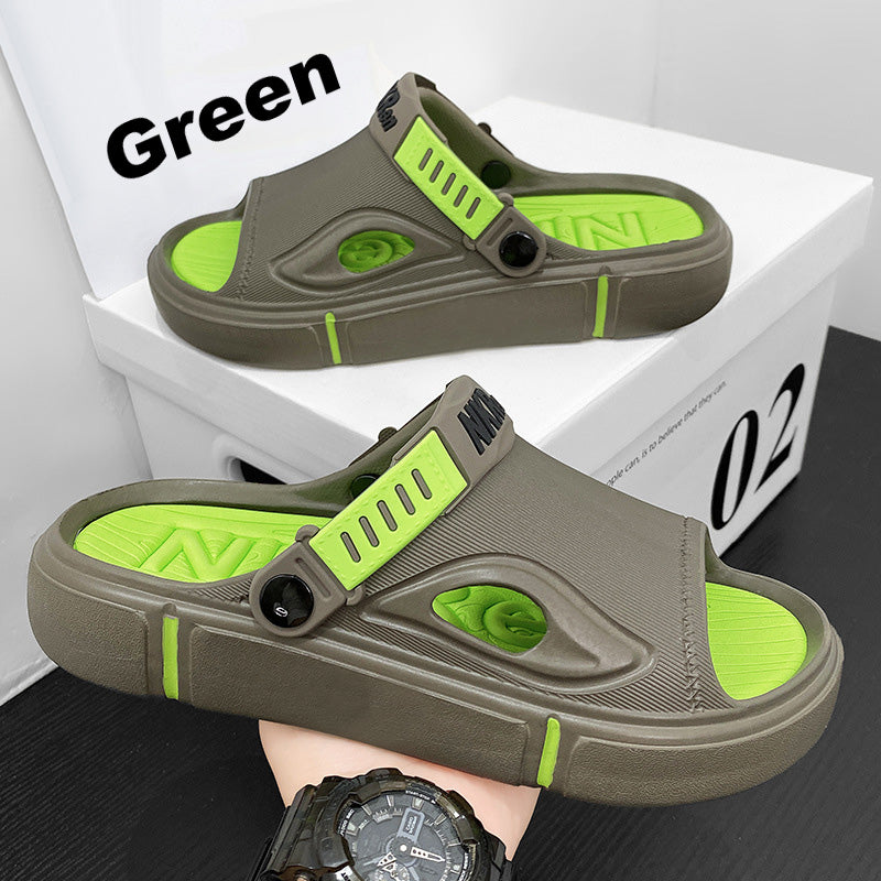 Rafael antislip strandsandalen voor heren gedragen, toont comfortabele pasvorm en zomerse gemak.