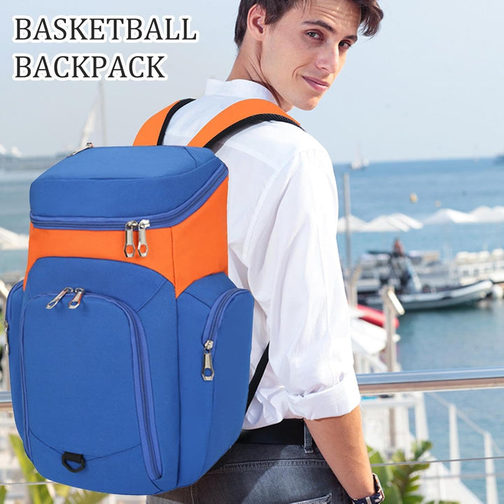 Heren sporttas Draycor 30L, waterdichte basketbal rugzak, afgebeeld tijdens buitengebruik.