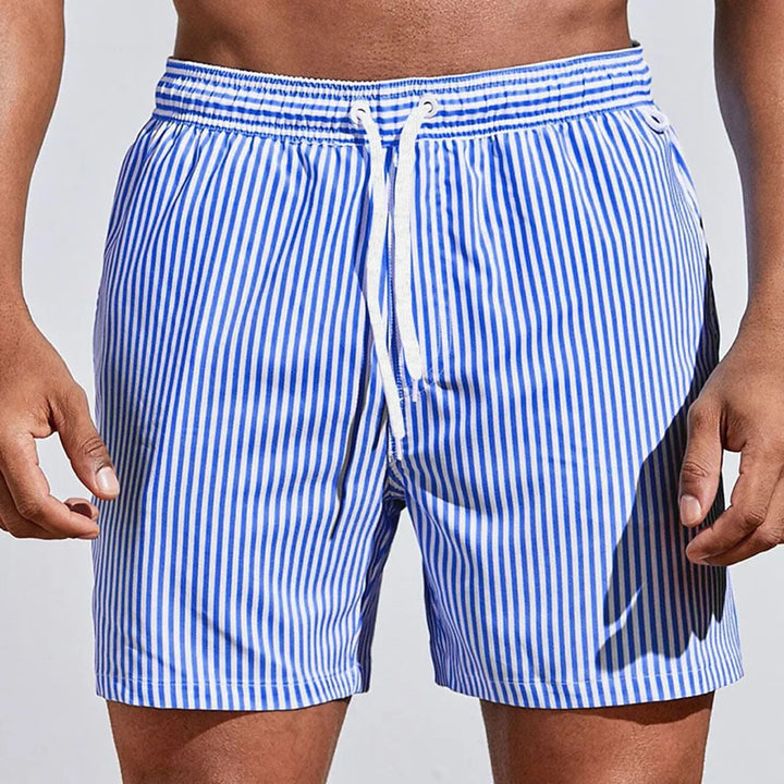 Heren boardshort, stijlvol en sneldrogend, ideaal voor zomerse stranddagen en zwemplezier.