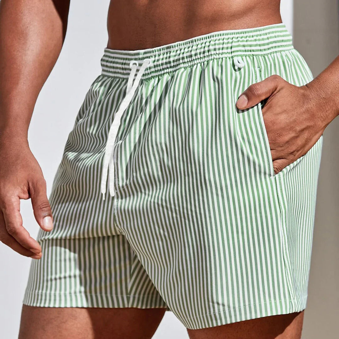 Stijlvolle heren boardshort voor zomer en strand, perfect als sneldrogende zwemkleding.