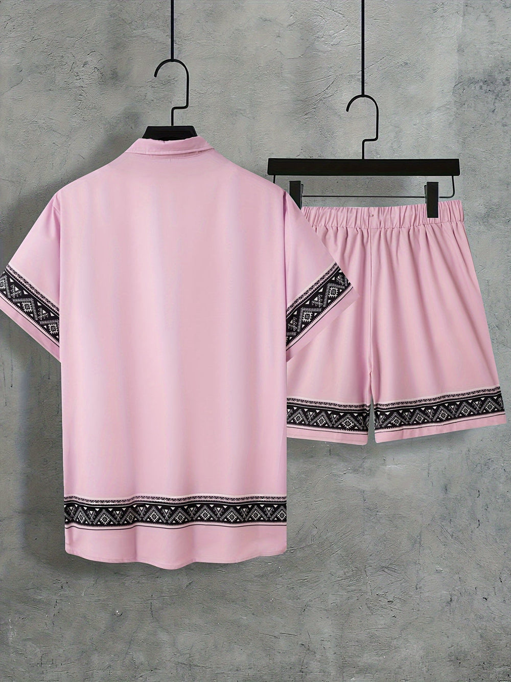 Casual heren boho set met korte mouwen shirt en shorts, ideaal voor zomerse dagen.