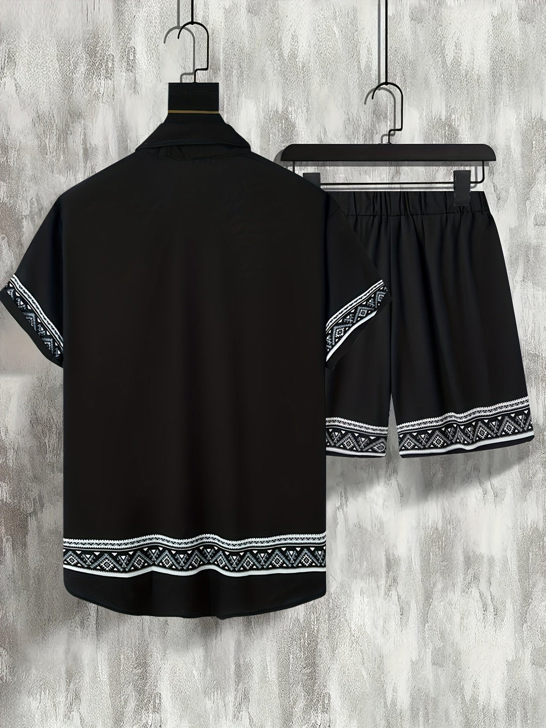 Modieuze heren tweedelige set: lichte boho shirt & shorts voor comfortabel zomerleven.
