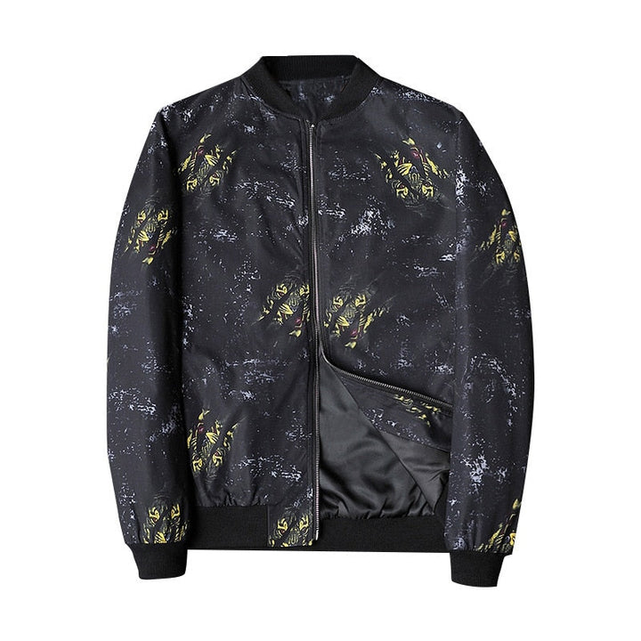 Modern herenjack met abstracte print, een trendy bomberjack voor lente en herfst.