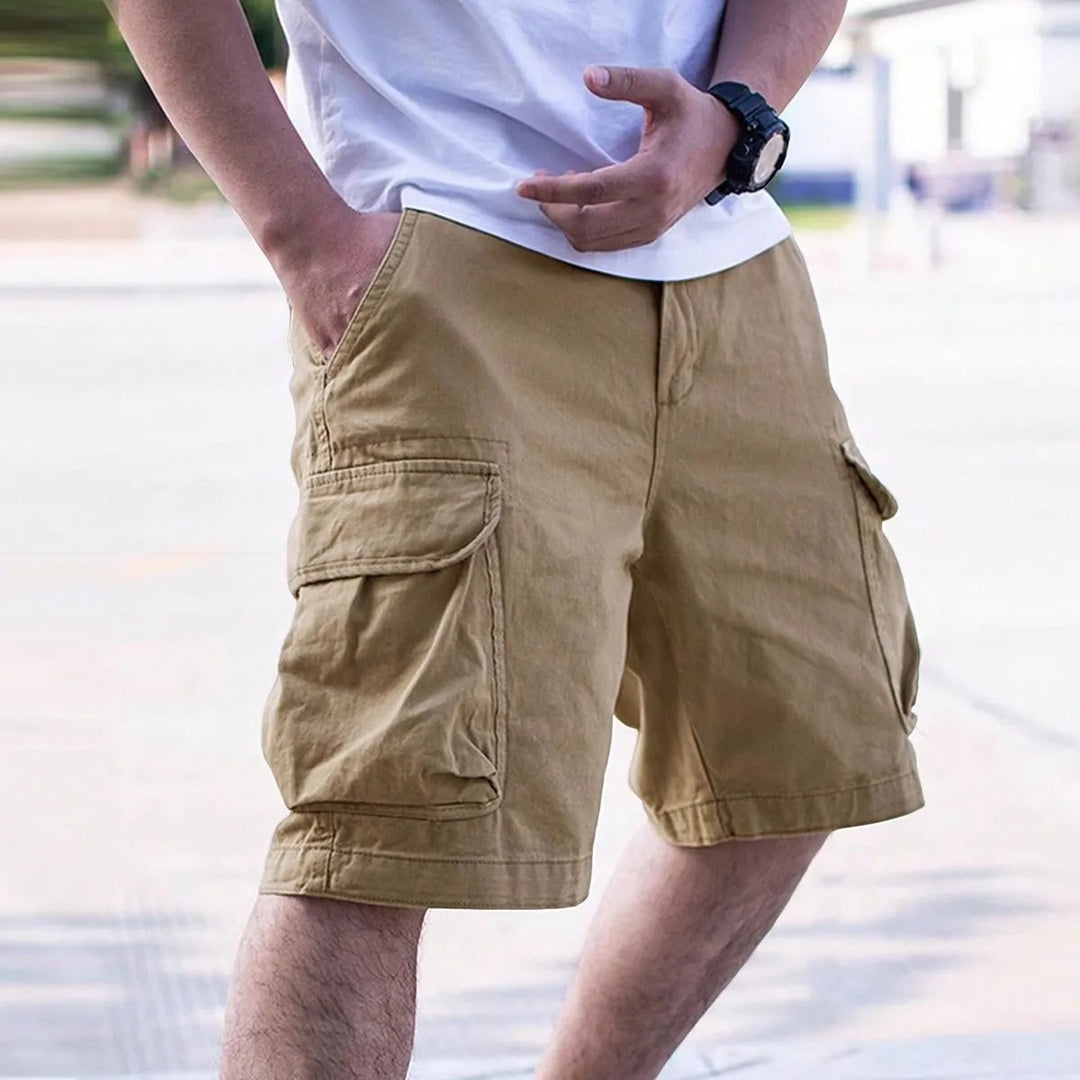 Groene utility cargoshorts voor heren, met robuuste stof en handige zijzakken, perfect voor dagelijks gebruik.
