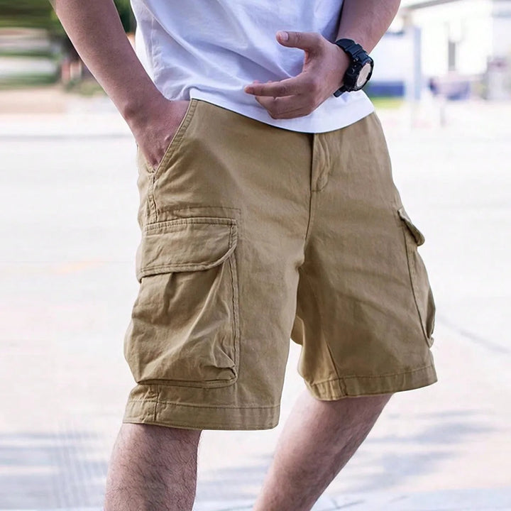 Groene utility cargoshorts voor heren, met robuuste stof en handige zijzakken, perfect voor dagelijks gebruik.