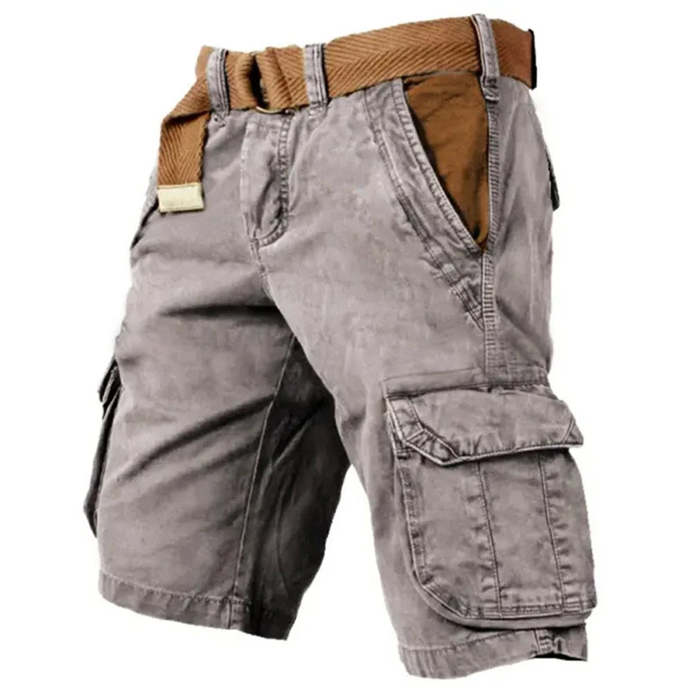 Praktische heren cargo shorts met meerdere zakken en verstelbare riem, ideaal voor outdoor avonturen.