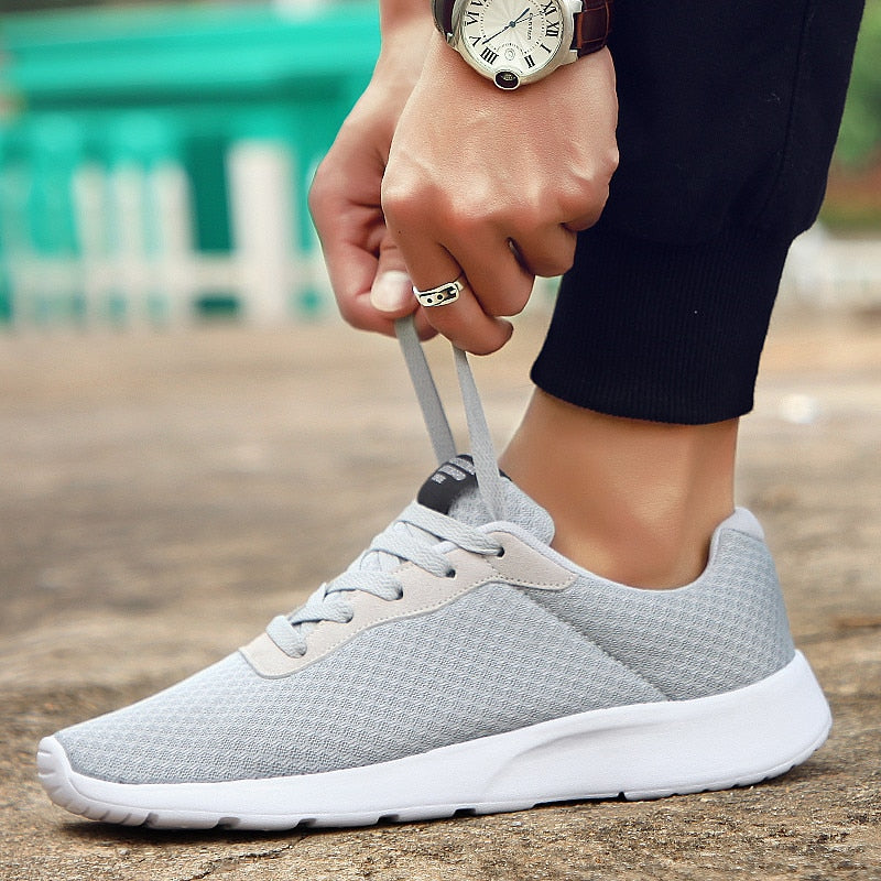 Comfortabele herensneakers voor de herfst, ideaal voor casual gebruik en lange wandelingen.