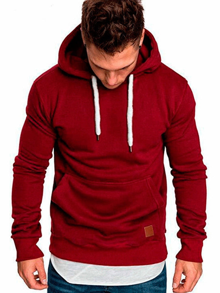 Comfortabele herenhoodie met praktische buidelzak en verstelbaar trekkoord, ideaal voor casual mode.