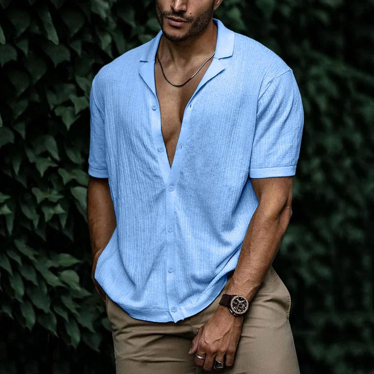 Heren casual overhemd met korte mouwen, camp collar en relaxte pasvorm, ideaal voor zomerse dagen.