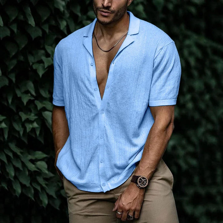 Heren casual overhemd met korte mouwen, camp collar en relaxte pasvorm, ideaal voor zomerse dagen.