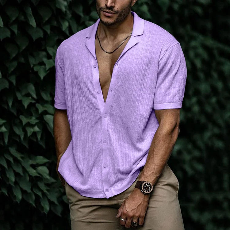 Veelzijdig heren button-down shirt met korte mouwen en camp collar, geschikt voor elke casual gelegenheid.