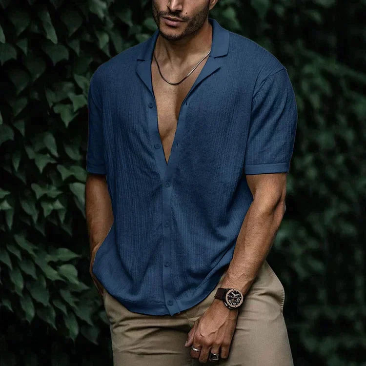 Heren overhemd met korte mouwen, opvallende camp collar en button-down sluiting, relaxte pasvorm.