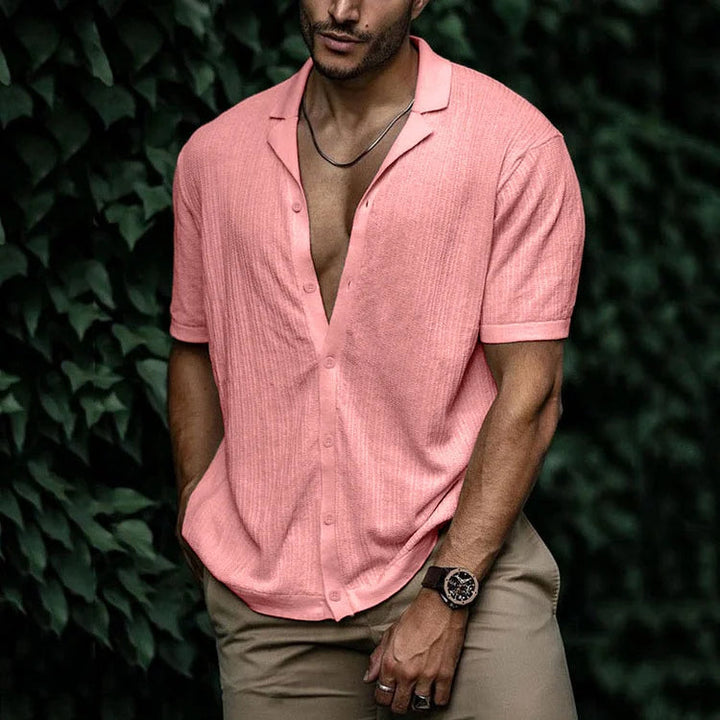 Essentieel zomerkledingstuk: heren casual overhemd met korte mouwen en camp collar voor warme dagen.
