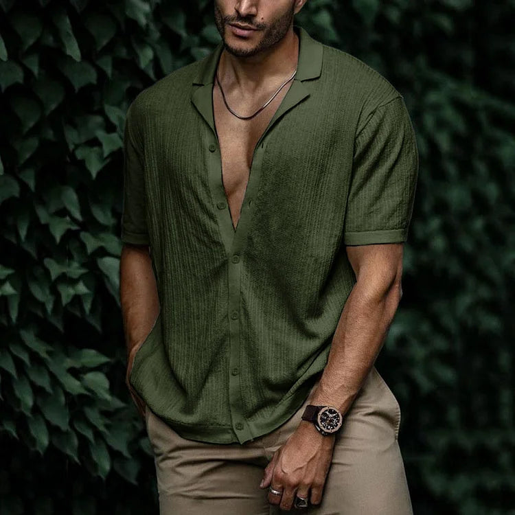 Trendy heren overhemd met korte mouwen en camp collar; een must-have voor casual herenmode.