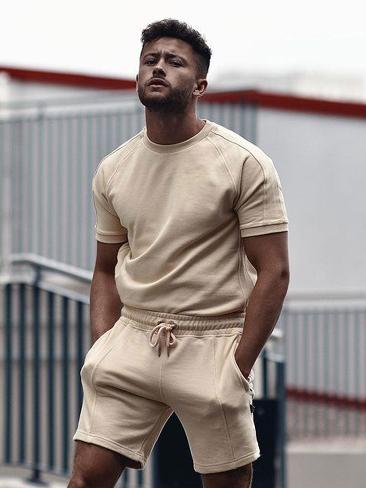 Heren casual zomerset: stijlvol T-shirt en comfortabele short, perfect voor zomerse dagen.